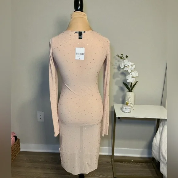 Elegant Pink Long Sleeve Dress - Picture 2 of 6